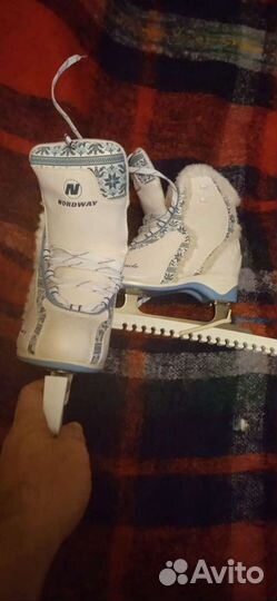 Женские фигурные коньки размер 37