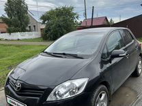 Toyota Auris 1.6 MT, 2011, битый, 190 000 км, с пробегом, цена 750 000 руб.