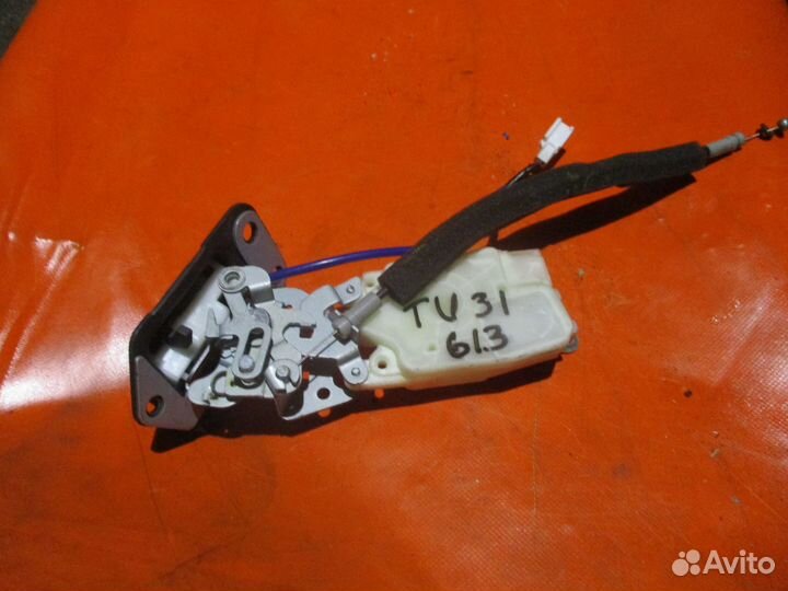 Замок пятой двери nissan presage PNU31PU31TNU31TU31