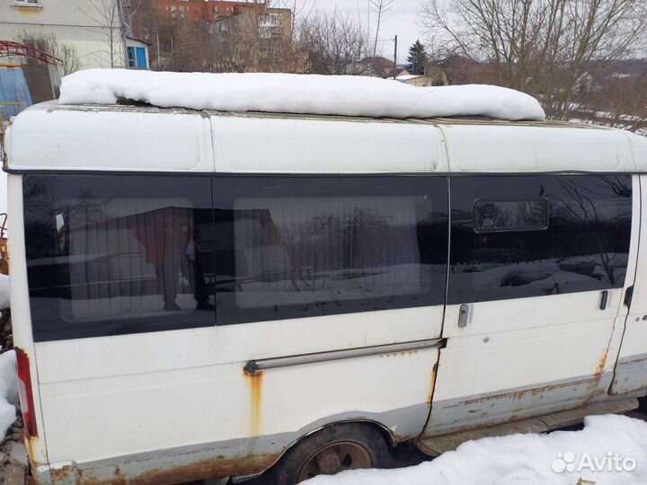 Боковое стекло