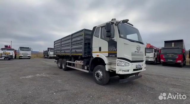 Зерновоз 30 м³ FAW J6 CA4250, 2023 купить в Новосибирске