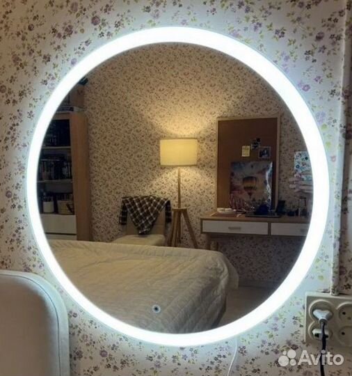 Зеркало круглое с подсветкой 700мм