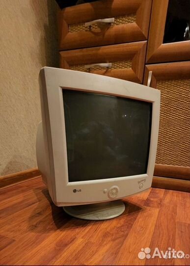 Монитор ЭЛТ Samsung LG