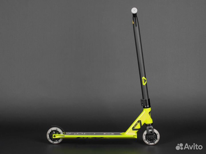 Самокат skip AL EMT зелено-черный Lip52