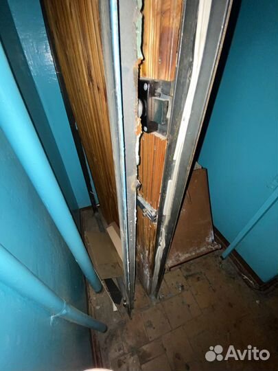 Железная металлическая дверь бу