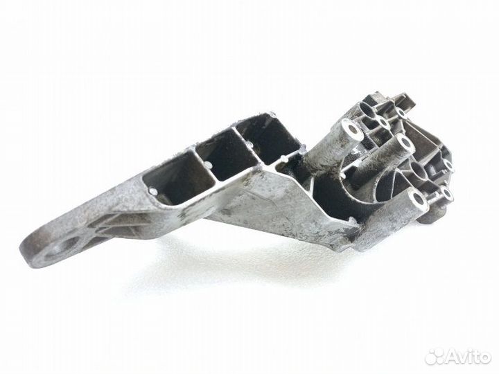Кронштейн генератора Volvo Xc90 1 дорест 2.5