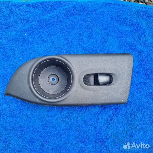 Кнопка стеклоподъемника Nissan Pathfinder R52
