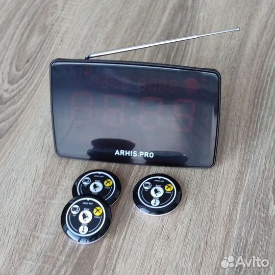 Табло вызова официанта руссифицировано и кнопки