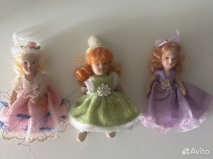 Кукла фарфоровая