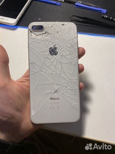 Телефон iPhone 8 plus 64 gb