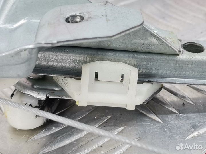 Стеклоподъемник Opel Astra G 2008 13100420