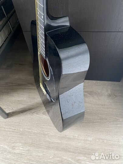 Гитара новая