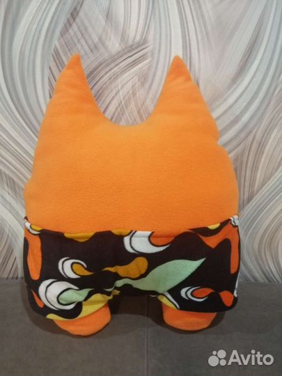 Кот подушка держатель пультов