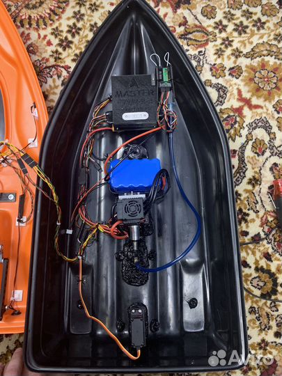 Карповый кораблик с глубеномером и gps