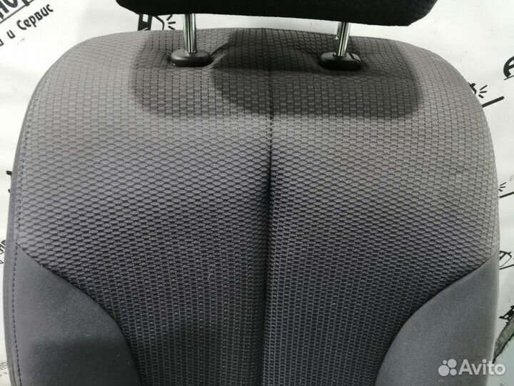 Сиденье переднее правое Nissan Tiida C11