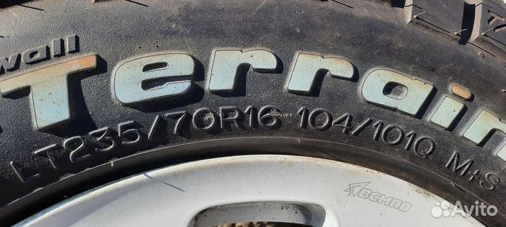 Bfgoodrich Mud-Terrain T/A KM2 235/70 R16 104Q