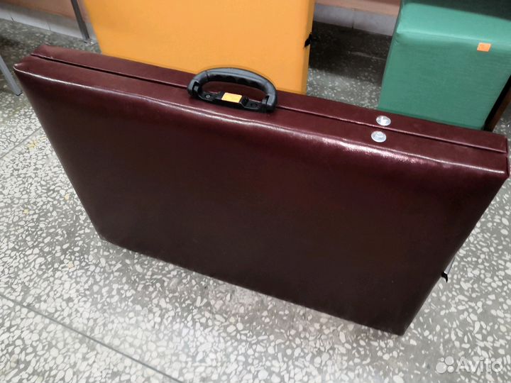 Кушетки для татумастеров и татуажа