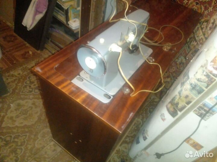 Швейная машина Чайка 2