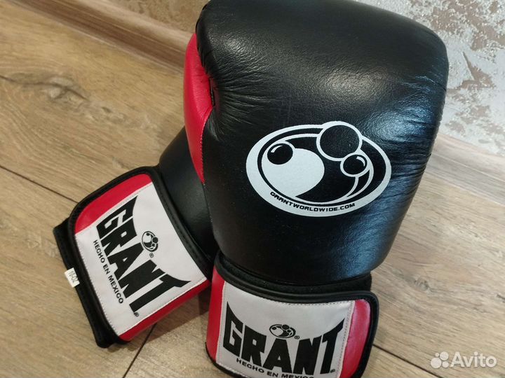 Боксерские перчатки