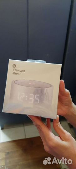 Яндекс станция мини с часами