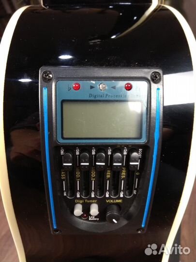 Гитара акустическая со встроенным эквалайзером