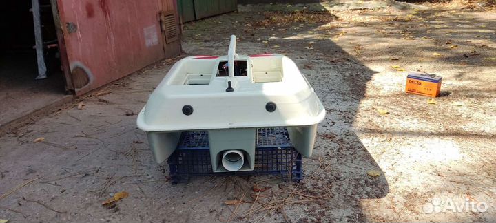 Кораблик для завоза прикормки