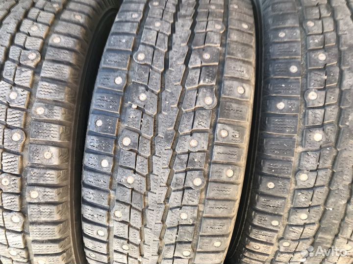 Dunlop SP Winter Ice 01 215/55 R16