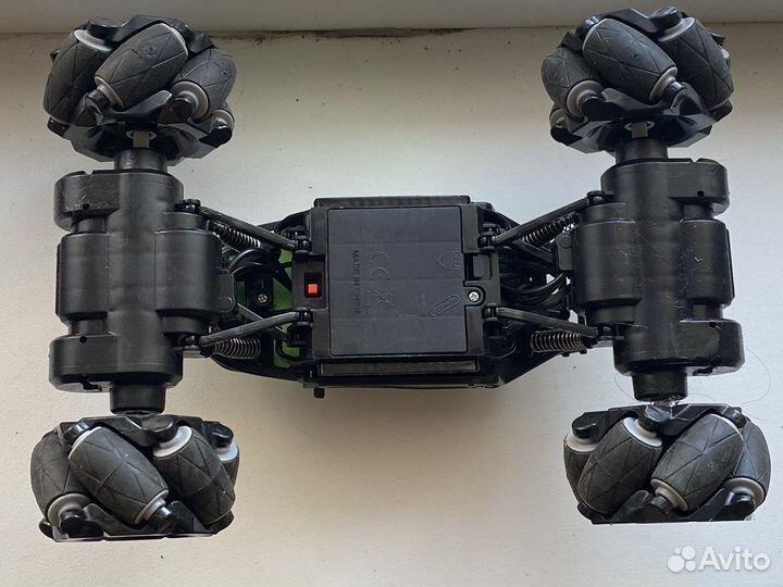 Радиоуправляемая машинка