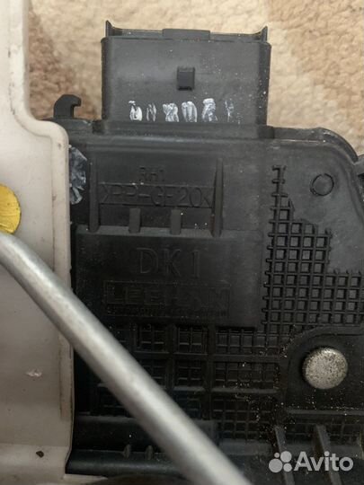 Замок двери правой передней kia cerato 3 YD