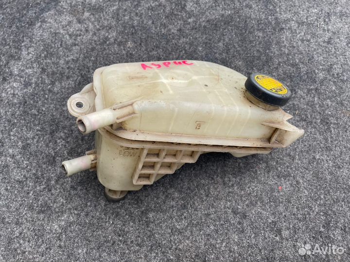 Бачок расширительный toyota Auris (E15) Corolla