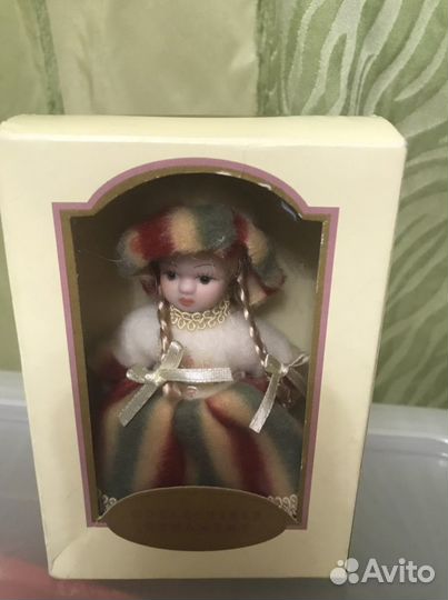 Кукла фарфоровая коллекционная