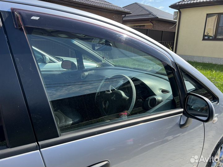 Дверь, ручка, ветровик, стеклоподъемник Colt 2003