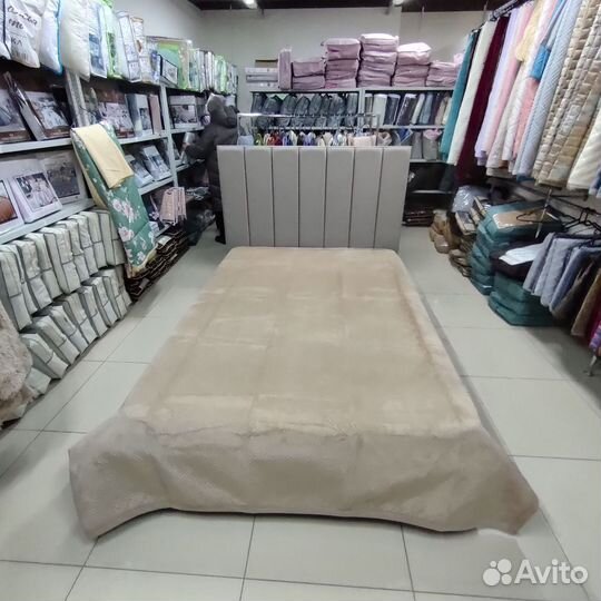 Стеганое велюровые покрывало