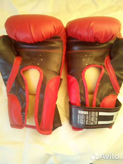 Боксерские перчатки