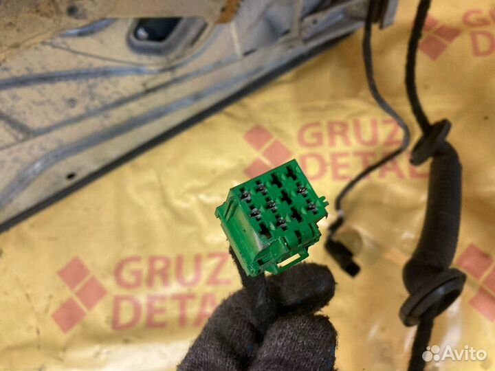 Обшивка двери Mercedes-Benz Actros 3 (MP3) 2017