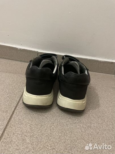 Кроссовки кожаные 33