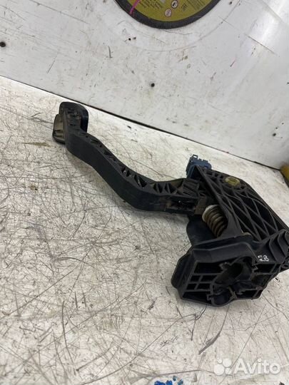 Педаль сцепления Volkswagen Polo 5 Седан