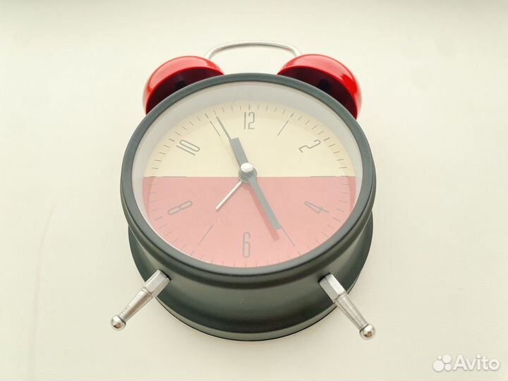 Часы с будильником
