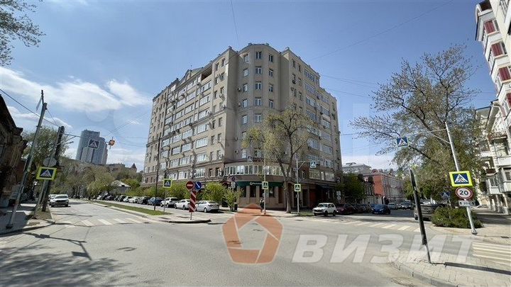 Офис в центре города с парковкой, 104 м²