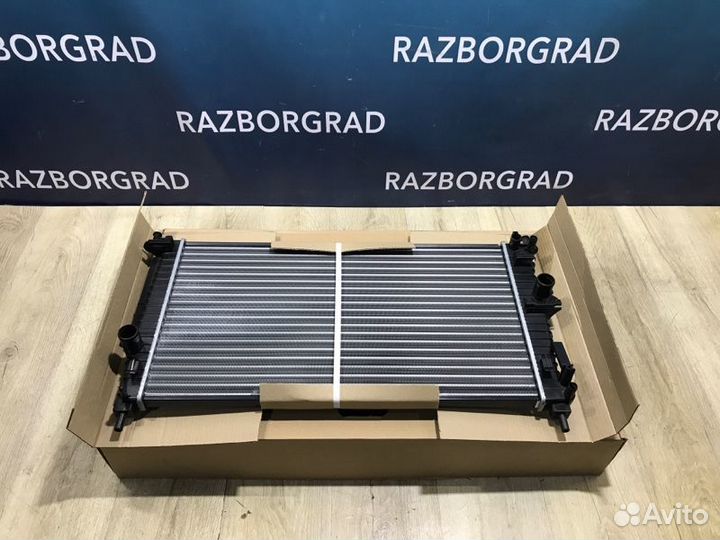 Радиатор охлаждения Mazda Mazda3 BL 1.6