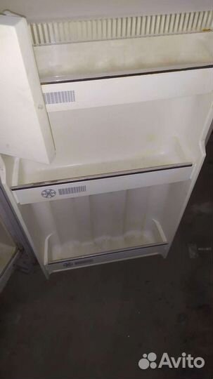 Холодильник бу маленький с запчастю