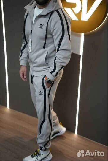 Спортивный костюм