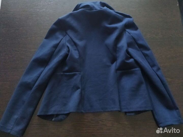 Жакет для девочки школьный(128р)