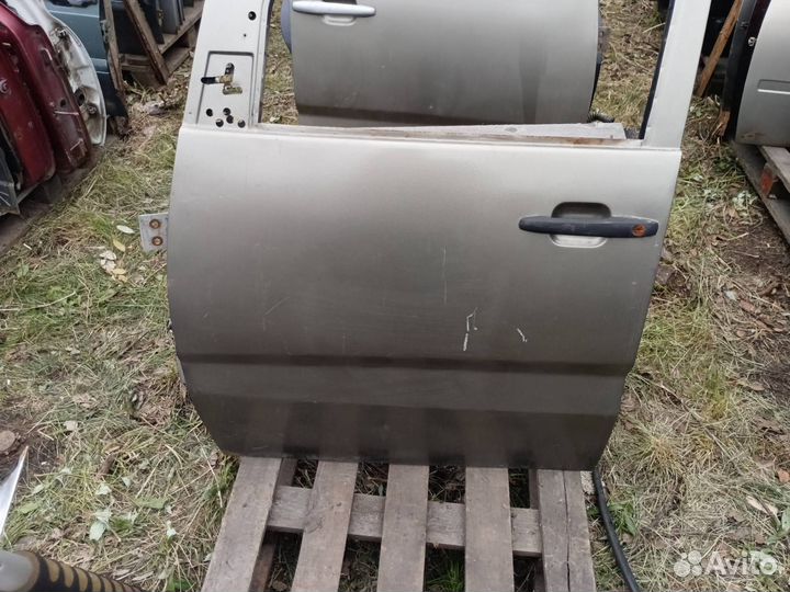 Дверь передняя левая LADA 2120 Надежда 2001