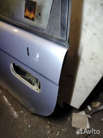 Задняя левая дверь Hyundai trajet
