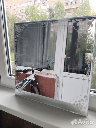 Зеркало настенное