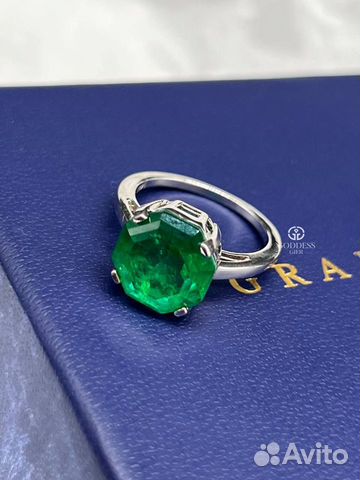 Серебряное кольцо с зеленым камнем Graff