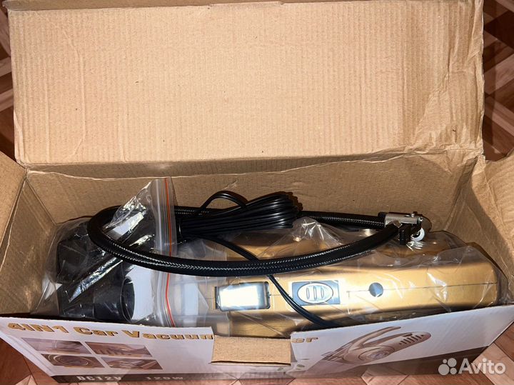 Автомобильный пылесос новый