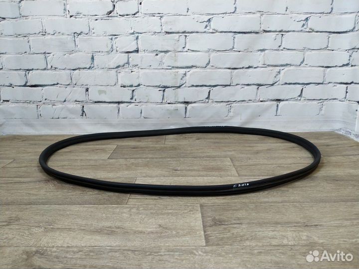 Уплотнитель двери задней правой Fabia Фабия 2