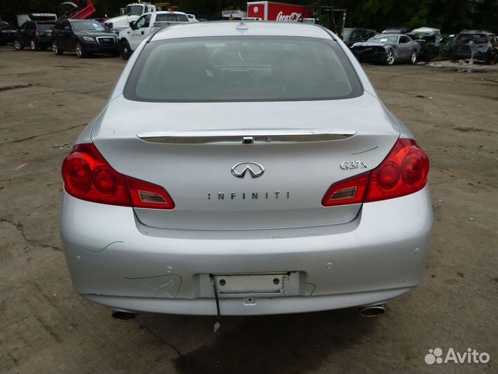 В разборе автомобиль Infiniti G37 V36
